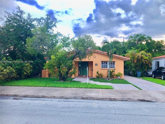 10 Marabella Ave in Coral Gables, FL - Building Photo - Building Photo