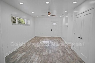 24403 Newhall Ave in Santa Clarita, CA - Building Photo - Building Photo
