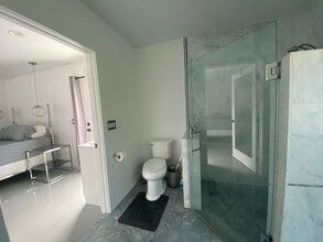 3047 Edgehill Dr in Los Angeles, CA - Foto de edificio - Building Photo