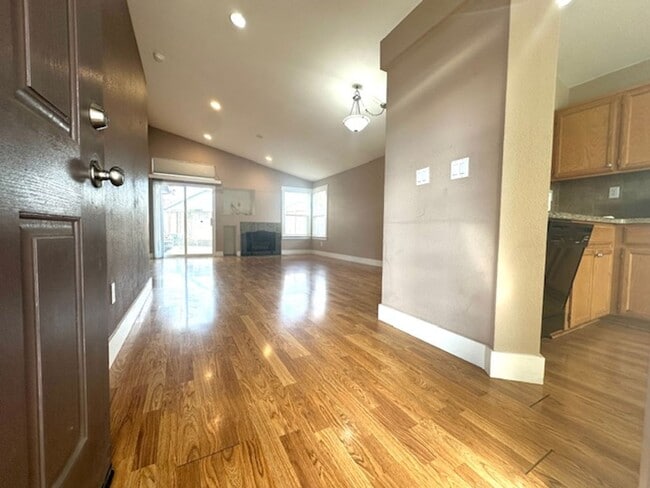 3055 Browning Ct in Brentwood, CA - Building Photo - Building Photo