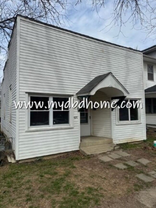 property at 420 Maxine Dr