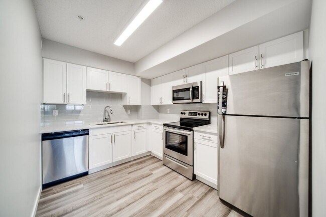 Stonebridge on Bothwell Drive in Strathcona County, AB - Building Photo - Building Photo