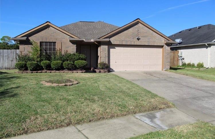 9246 Wichita Dr in La Porte, TX - Building Photo