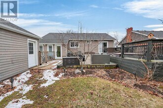 70 Stewart St in Grimsby, ON - Building Photo - Building Photo