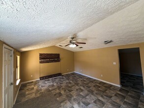 1026 E Chestnut Ave in Crestview, FL - Building Photo - Building Photo