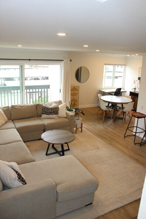 4064 Huerfano Ave in San Diego, CA - Building Photo