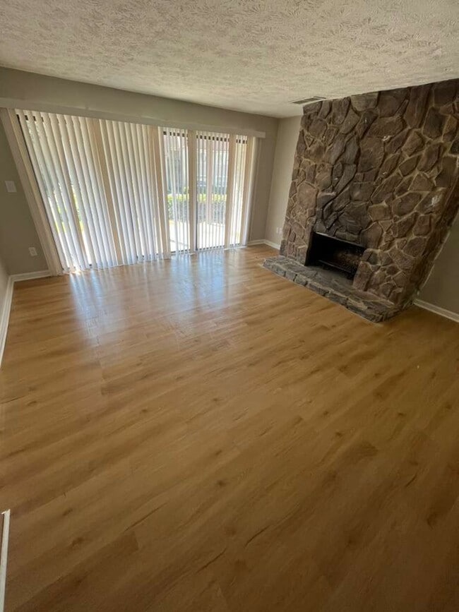 property at 3575 Oakvale Rd