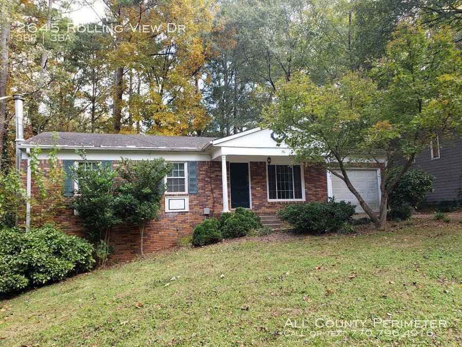 2645 Rolling View Dr in Smyrna, GA - Building Photo