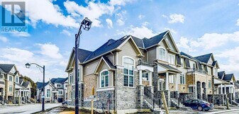 15 Andrew Knowles Ln in East Gwillimbury, ON - Building Photo