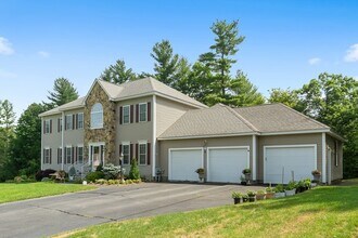 7 Charles Pl in Pepperell, MA - Building Photo - Building Photo