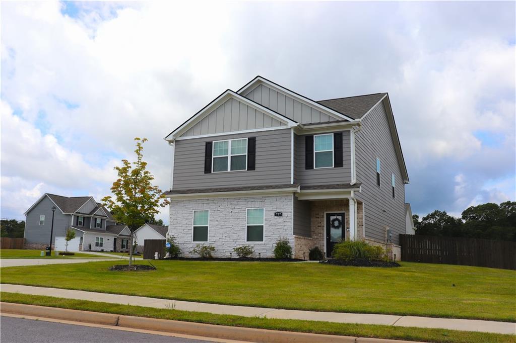 737 Woody Dr in Monroe, GA - Building Photo