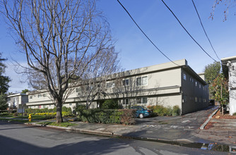 Blue Fountain Apartments in San Jose, CA - Building Photo - Building Photo