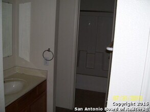 5040 Anacacho St in San Antonio, TX - Building Photo - Building Photo