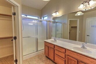 517 E Camino Del Abeto in Sahuarita, AZ - Building Photo - Building Photo