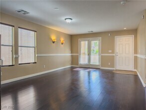 3384 Jasmine Vine Ct in Las Vegas, NV - Building Photo - Building Photo