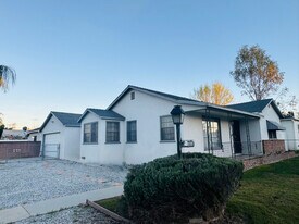 10609 Mountain View Ave in Redlands, CA - Building Photo