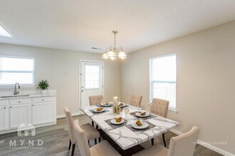 8842 Story Dr in Camby, IN - Foto de edificio - Building Photo