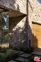 10323 Valley Spring Ln in Los Angeles, CA - Building Photo - Building Photo
