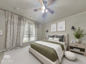 8211 Katy Fwy in Houston, TX - Foto de edificio - Building Photo