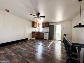 262 Apsley St in Philadelphia, PA - Building Photo - Building Photo