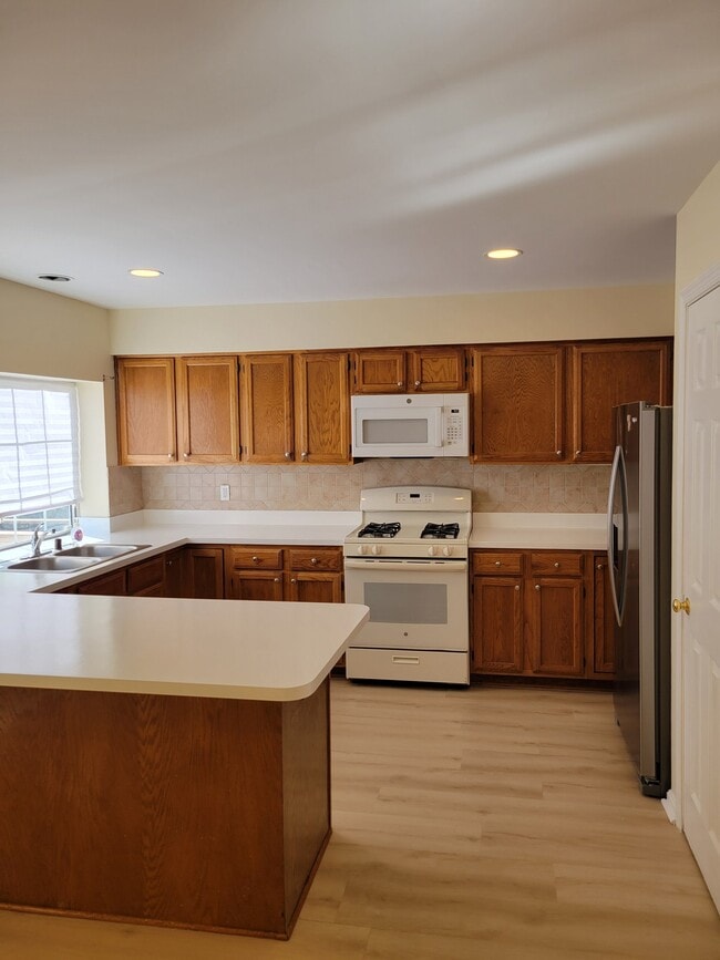 2681 McGuffeys Ct in Woodbridge, VA - Foto de edificio - Building Photo