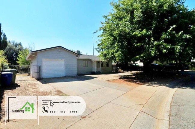 3994 Mercury Dr in Redding, CA - Building Photo - Building Photo