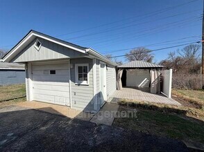 8015 Aline Ave in Berkeley, MO - Building Photo - Building Photo