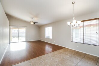 2829 W Grenadine Rd in Phoenix, AZ - Foto de edificio - Building Photo