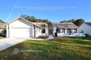 3214 N Thackery Wy in Plant City, FL - Building Photo