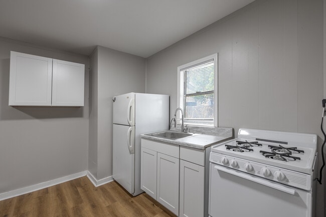 Lux Riverside Apartments