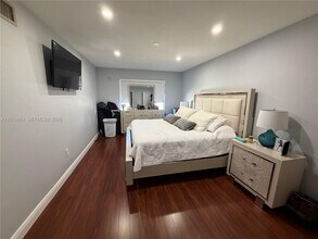 7847 Miller Dr in Miami, FL - Building Photo - Building Photo