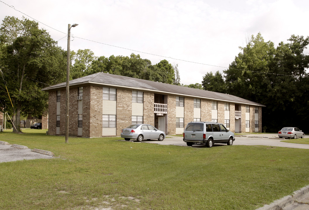 1-4 Rainbow Dr in Savannah, GA - Building Photo