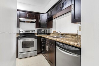 735 NW 92nd Ave in Plantation, FL - Building Photo - Building Photo