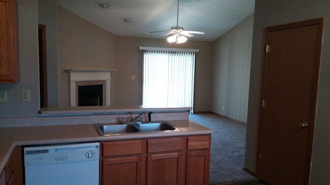 2365 Hopkins Dr in West Lafayette, IN - Building Photo - Building Photo