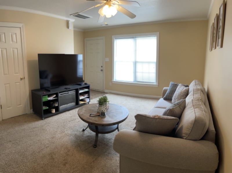 208 Bridgewood Dr Photo