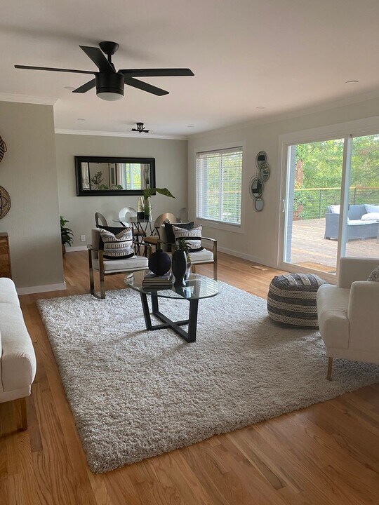 1031 Pleasant Hill Rd in Lafayette, CA - Building Photo