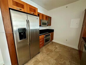 186 SE 12th Terrace in Miami, FL - Building Photo - Building Photo
