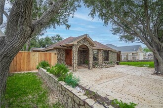 2306 Flores Dr in Mission, TX - Building Photo - Building Photo