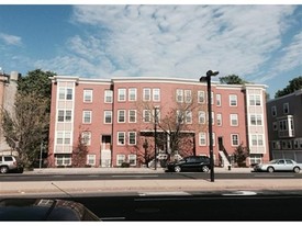 1317-1325 Blue Hill Ave Apartamentos