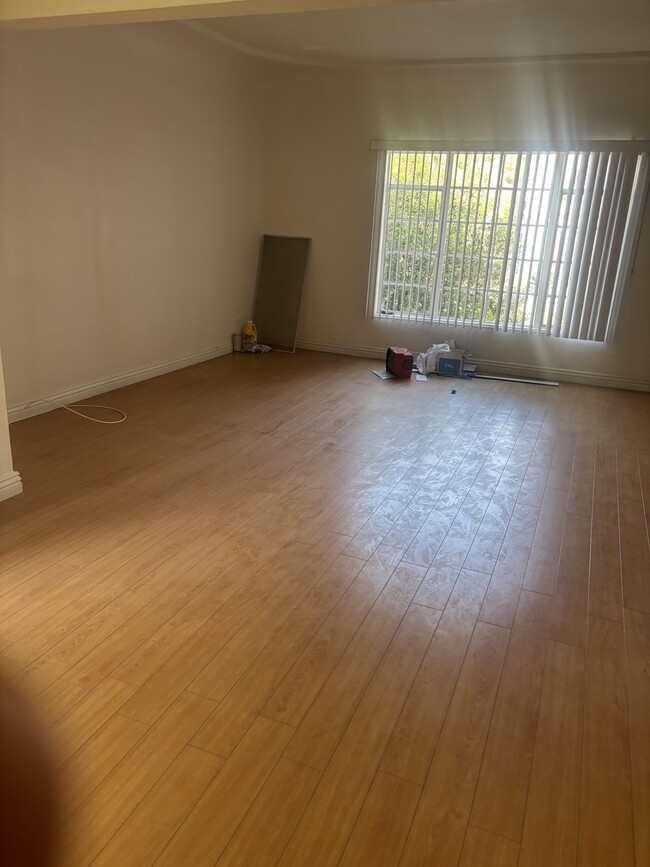 property at 1809 W 39th Pl