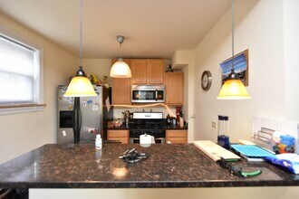 1736 W Altgeld St, Unit CH in Chicago, IL - Foto de edificio - Building Photo