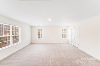 814 Mt Holly-Huntersville Rd in Charlotte, NC - Building Photo - Building Photo