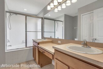 5216 Segari Way in Windermere, FL - Foto de edificio - Building Photo