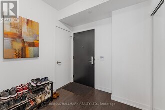 158-158 Front St E in Toronto, ON - Building Photo - Building Photo