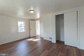 413 S Lawrence St in Charles Town, WV - Building Photo - Building Photo