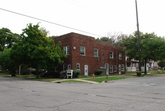 500 N Butler Blvd in Lansing, MI - Building Photo - Building Photo