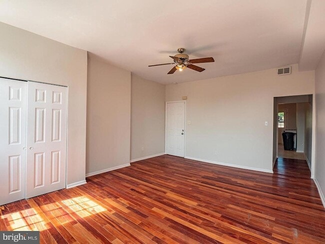 424 E North Ave, Unit 2ND FLOOR in Baltimore, MD - Building Photo - Building Photo