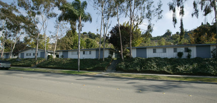 Skylark Terrace Apartments in Oceanside, CA - Building Photo - Building Photo