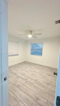 705 W Mango St in Lantana, FL - Foto de edificio - Building Photo