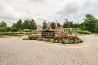 4261 NE Meadow Creek Cir in Fayetteville, AR - Foto de edificio - Building Photo